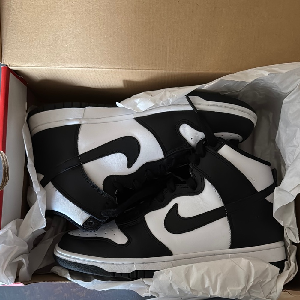 Nike Women's Black and White High-Top Sneakers